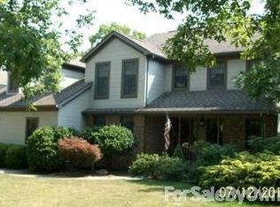 421 Shadydale Dr, Canfield, OH 44406