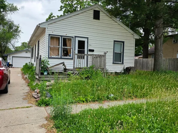 1444 E 22nd St, Des Moines, IA 50317