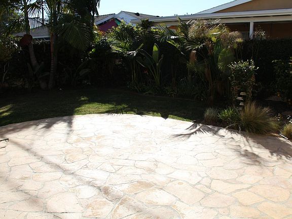 Nicely Landscaped Backard