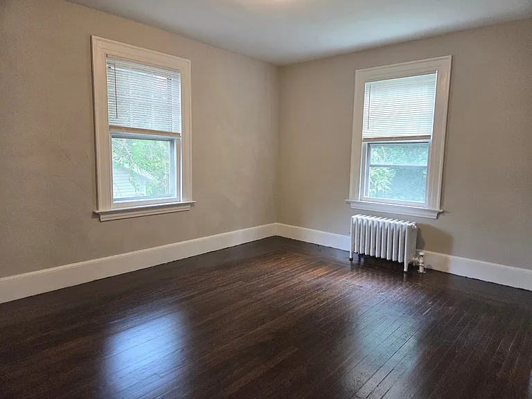 310 Putnam Ave — Photo 9