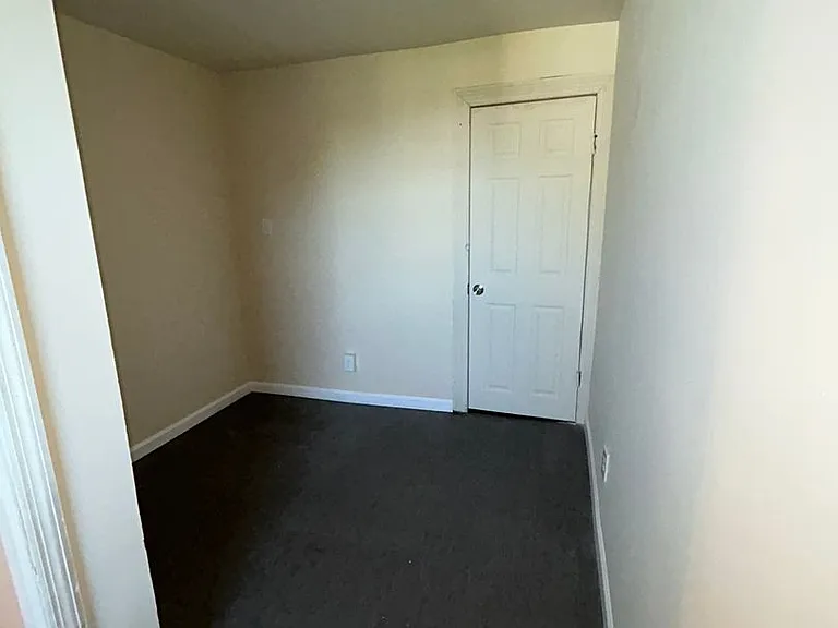 38 Bond St — Photo 9