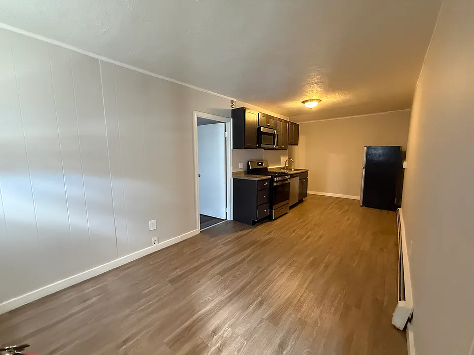 2 Woodlawn St #2