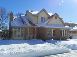 9837 S Trumbull Ave, Evergreen Park, IL 60805