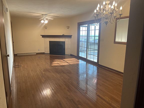3rd image of 615 Midland Dr