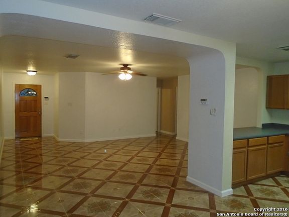 3rd image of 5735 Lovett Oaks