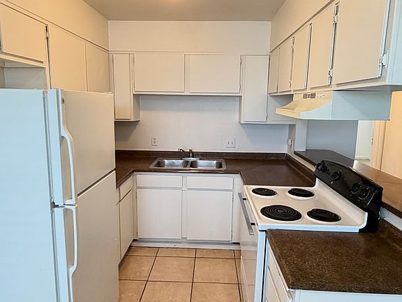 5th image of 3356 Sylvia St #3