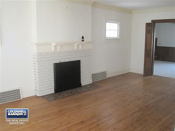 Living Room with Firepace