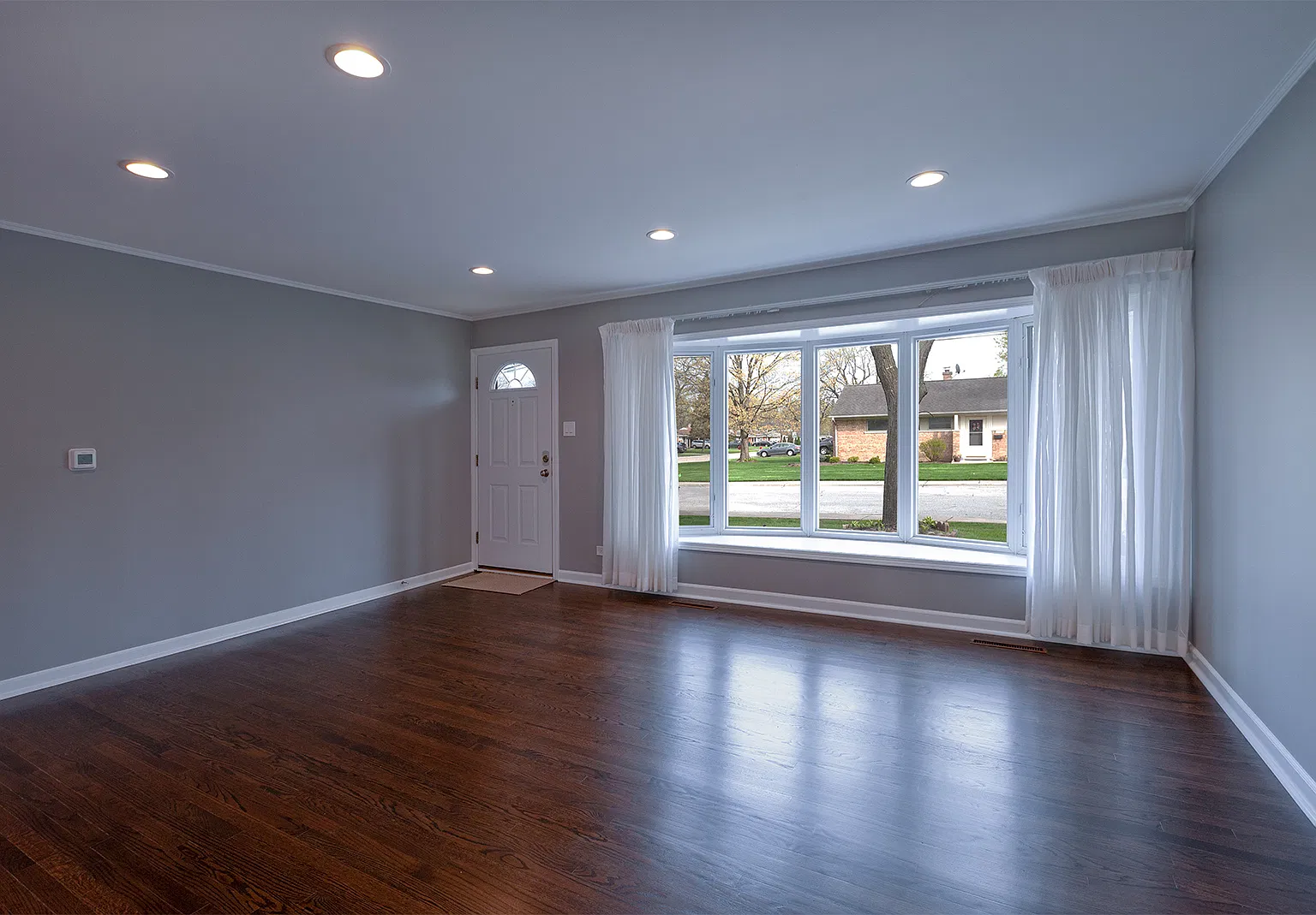 3 bed, 1068 sqft, $3,000 — Photo 4