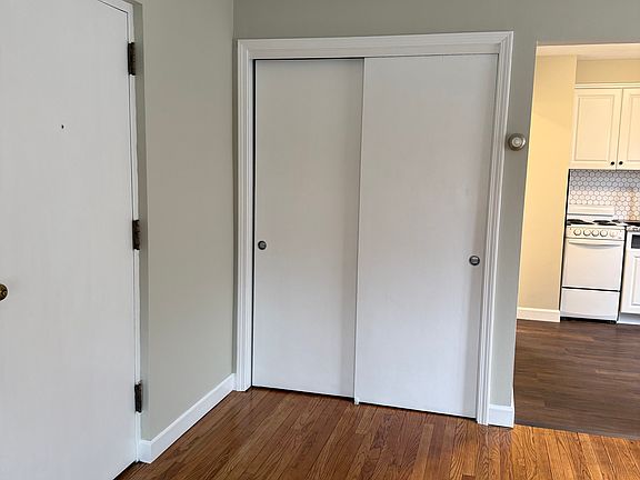 3rd image of 3147 Warren Rd APT 4