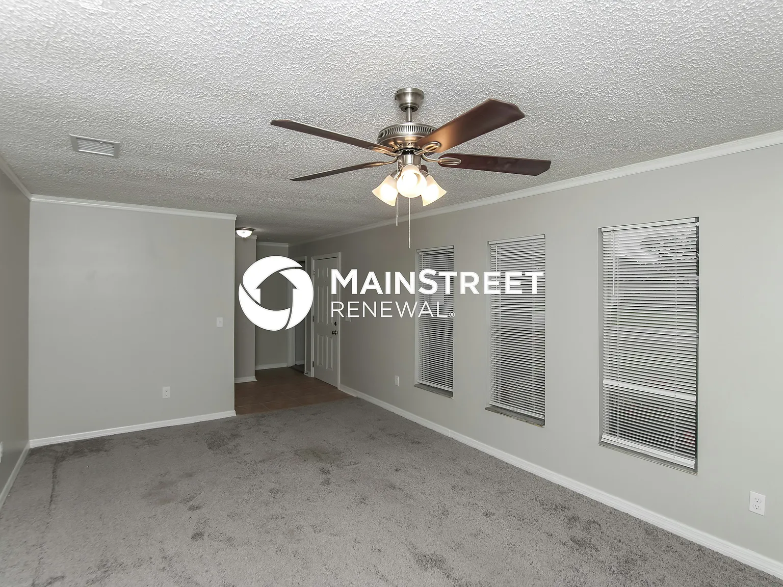 907 Algardi St SE — Photo 4