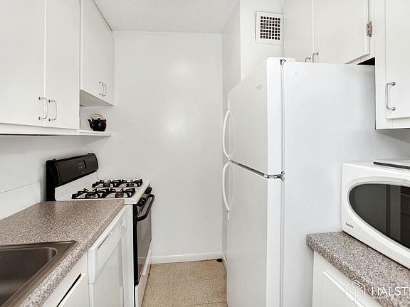 4th image of 301 E 79th St APT 29M
