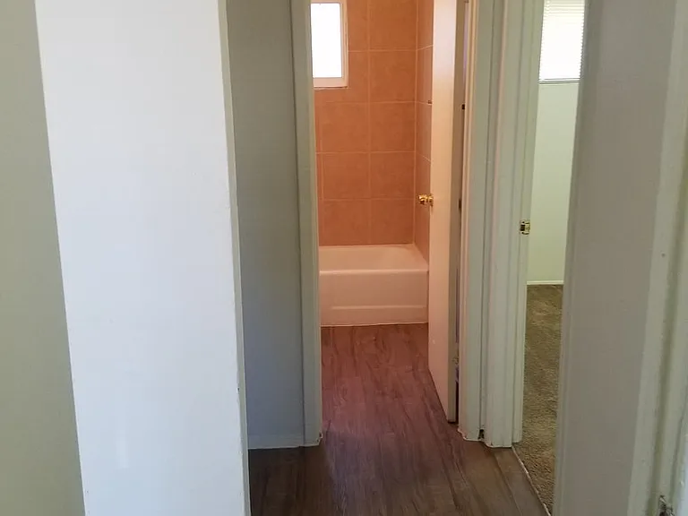 528 Vermont Street NE — Photo 11