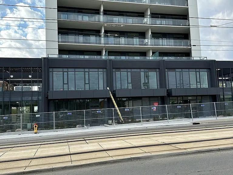 741 King St W #308 — Photo 1