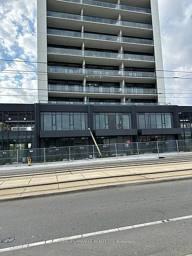 741 King St W Photo 1