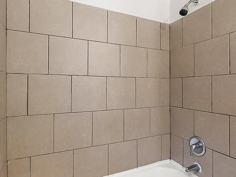 219 Ashland St — Photo 34