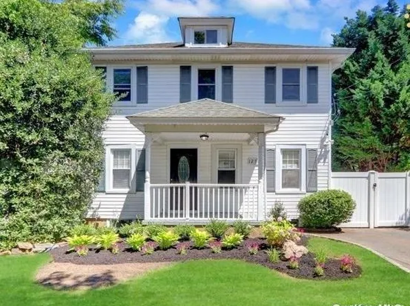 1271 Jerusalem Avenue, Merrick, NY 11566