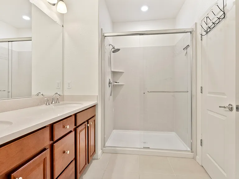 2703 Ferrara Cir — Photo 14