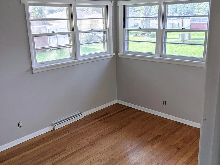517 Simmons St — Photo 10