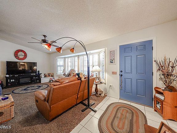 2nd image of 13719 W MEEKER Boulevard