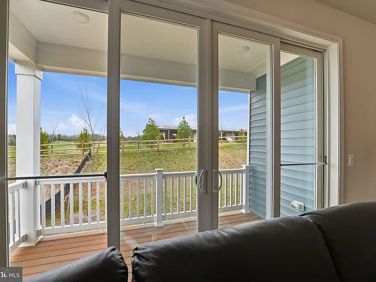 615 Clover Ln — Photo 22