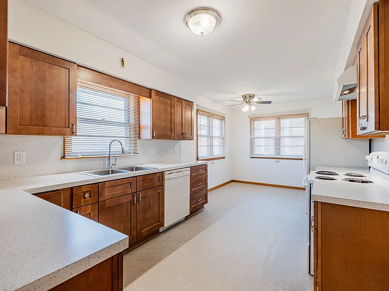 5700 Normal Blvd — Photo 18