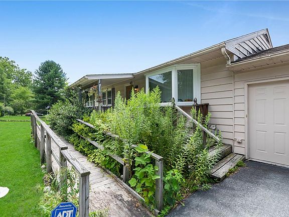 3rd image of 687 Farmhill Rd