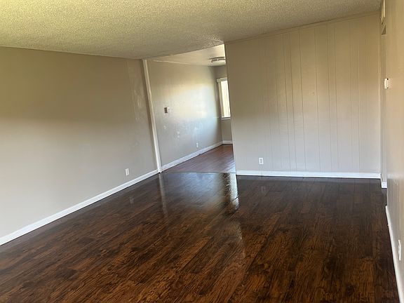 4th image of 2420 Oxford Way APT 44