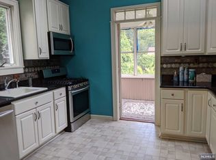 949 Garrison Ave, Teaneck, NJ 07666