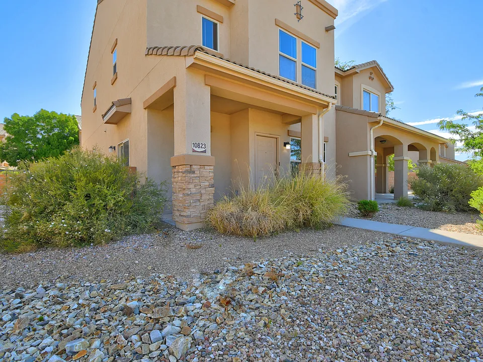 10823 Lobos Creek Way NE