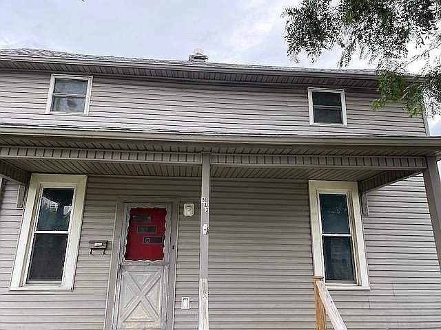 1st image of 823 N Pierce Ave
