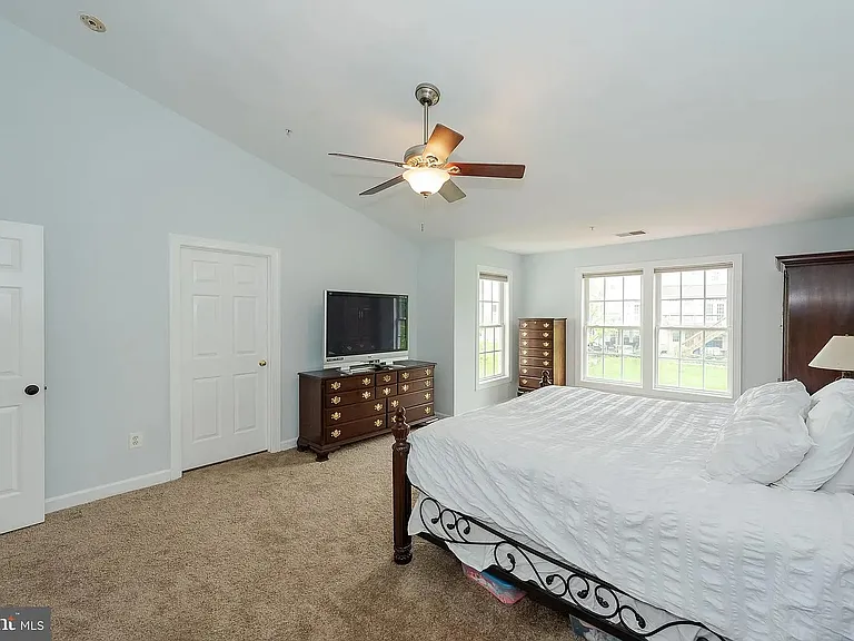 10655 Hillingdon Rd — Photo 17