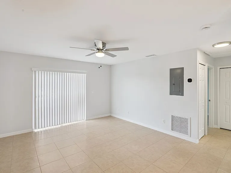106 W Minneola St — Photo 9