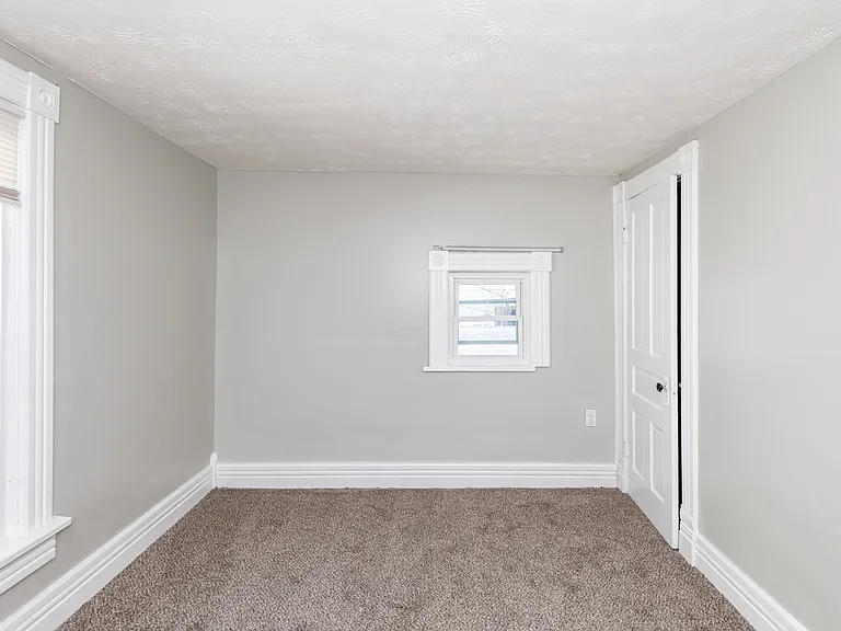 1420 Holly Ave — Photo 13