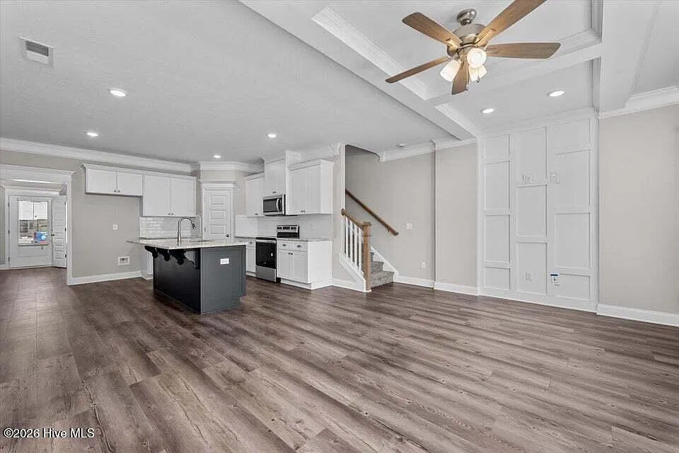 3 bed, 2.5 bath, $1,900 — Photo 3
