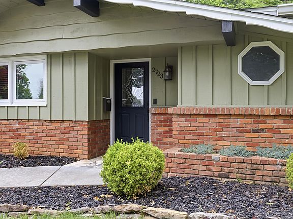 4th image of 2723 E Glenwood Street