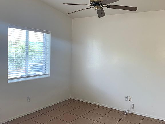 4th image of 1877 S San Antonio Dr Unit 1