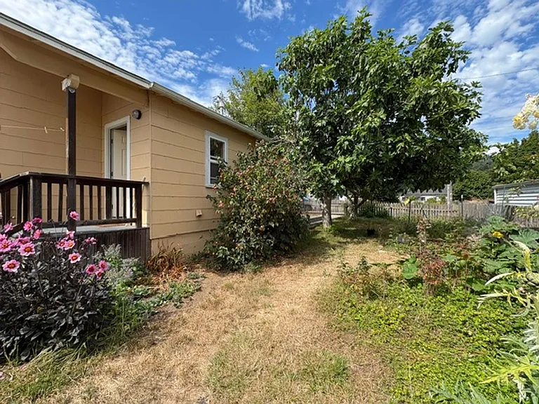 730 3rd Ave — Photo 26