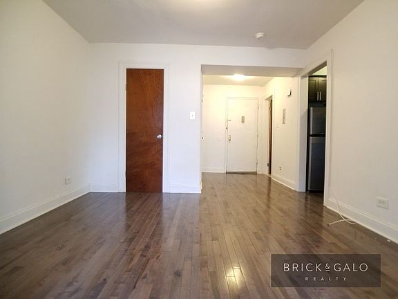 4th image of 985 Ocean Ave #55C