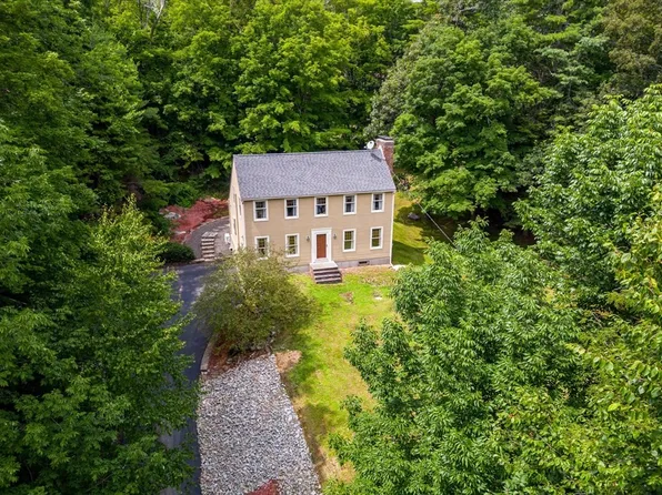 94 Stallion Hill Rd, Sturbridge, MA 01566