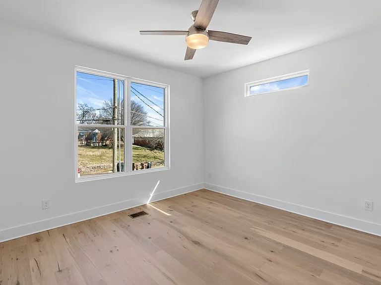 3203A Resha Ln — Photo 36