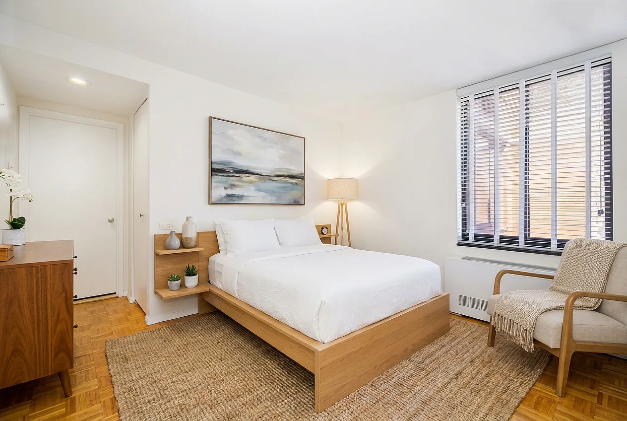 215 West 95th Street — Photo 4