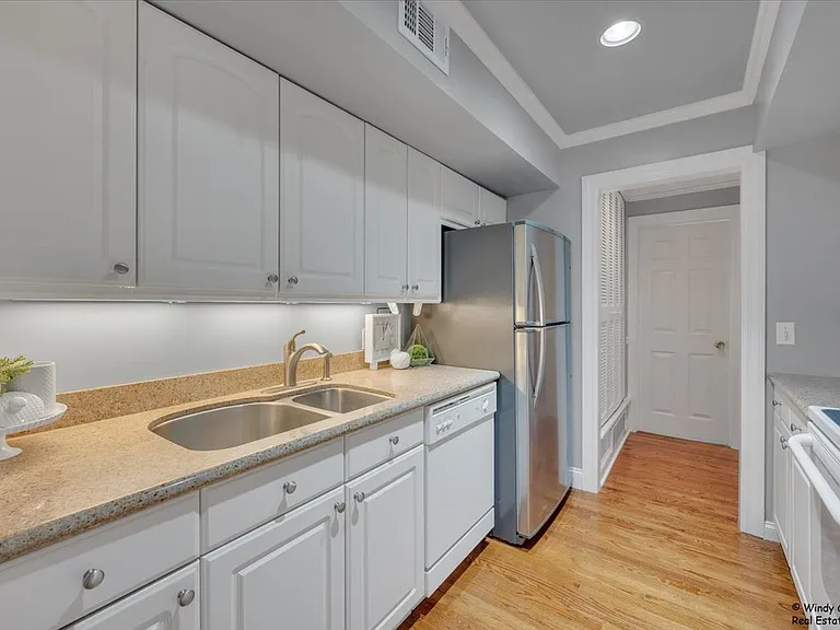 510 Shorely Dr #201 — Photo 7