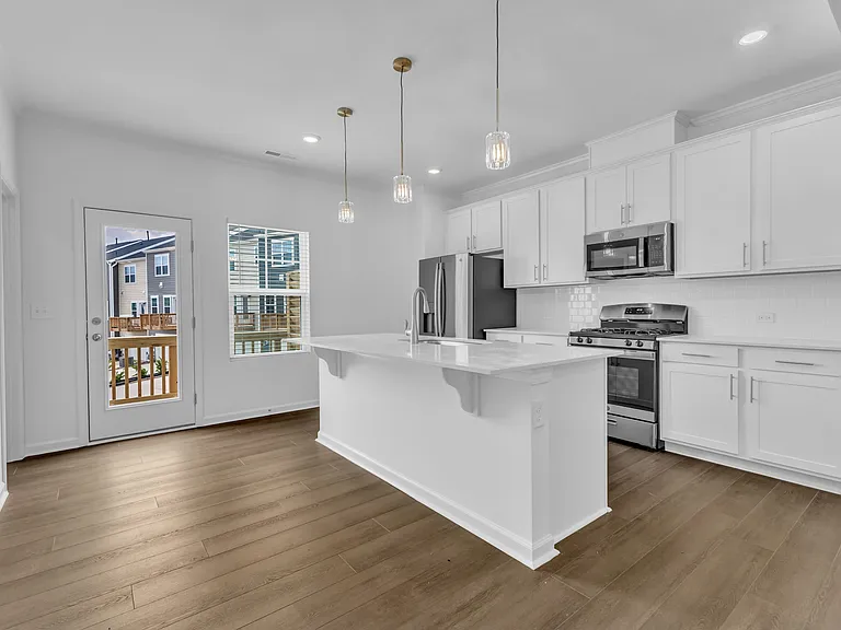 810 Basswood Glen Trl — Photo 9