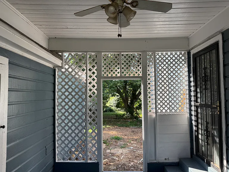 1642 Alta Vista Ave — Photo 1