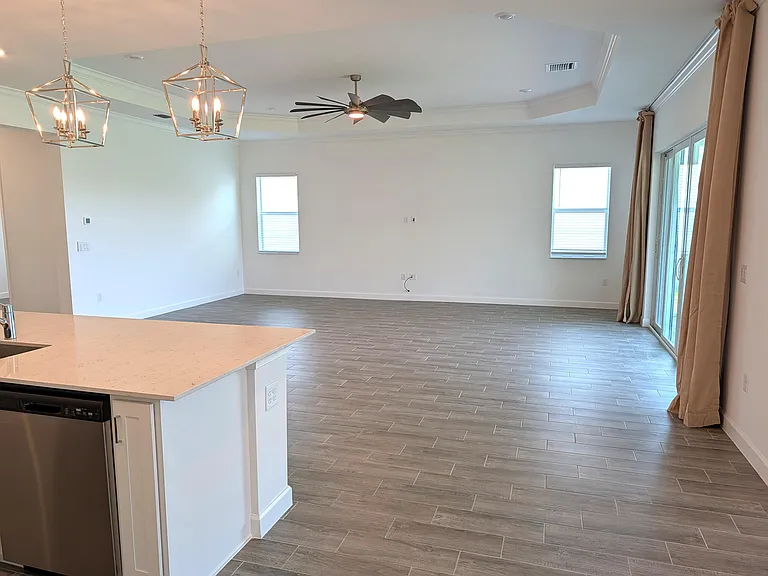 1332 SE Willow Oaks St — Photo 6