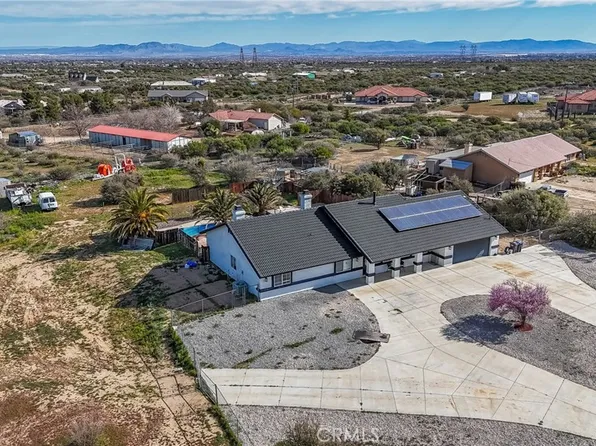 7426 Cedar St, Phelan, CA 92371