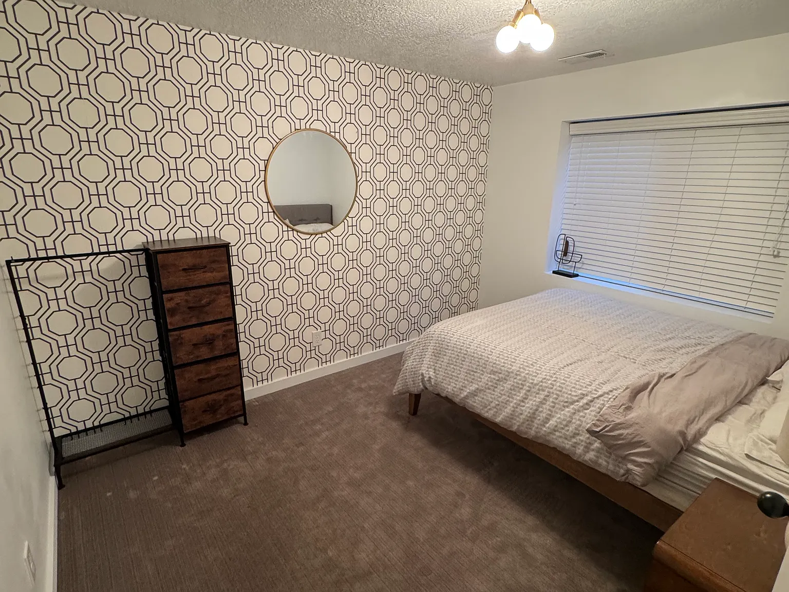 4 bed, 3.5 bath, 2324 sqft, $1,600 — Photo 4