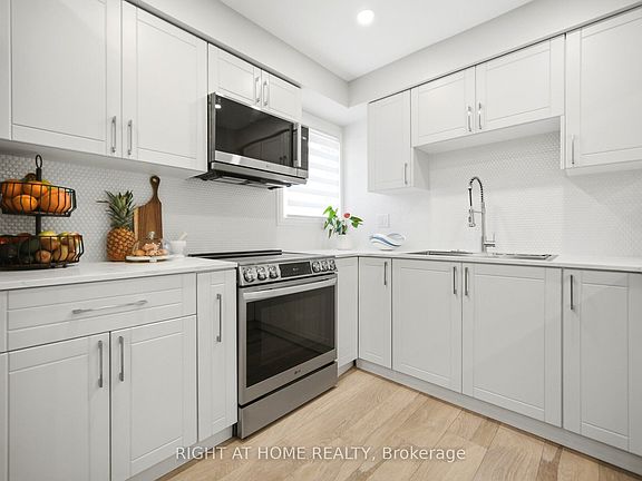 4th image of 24 Reid Dr #8