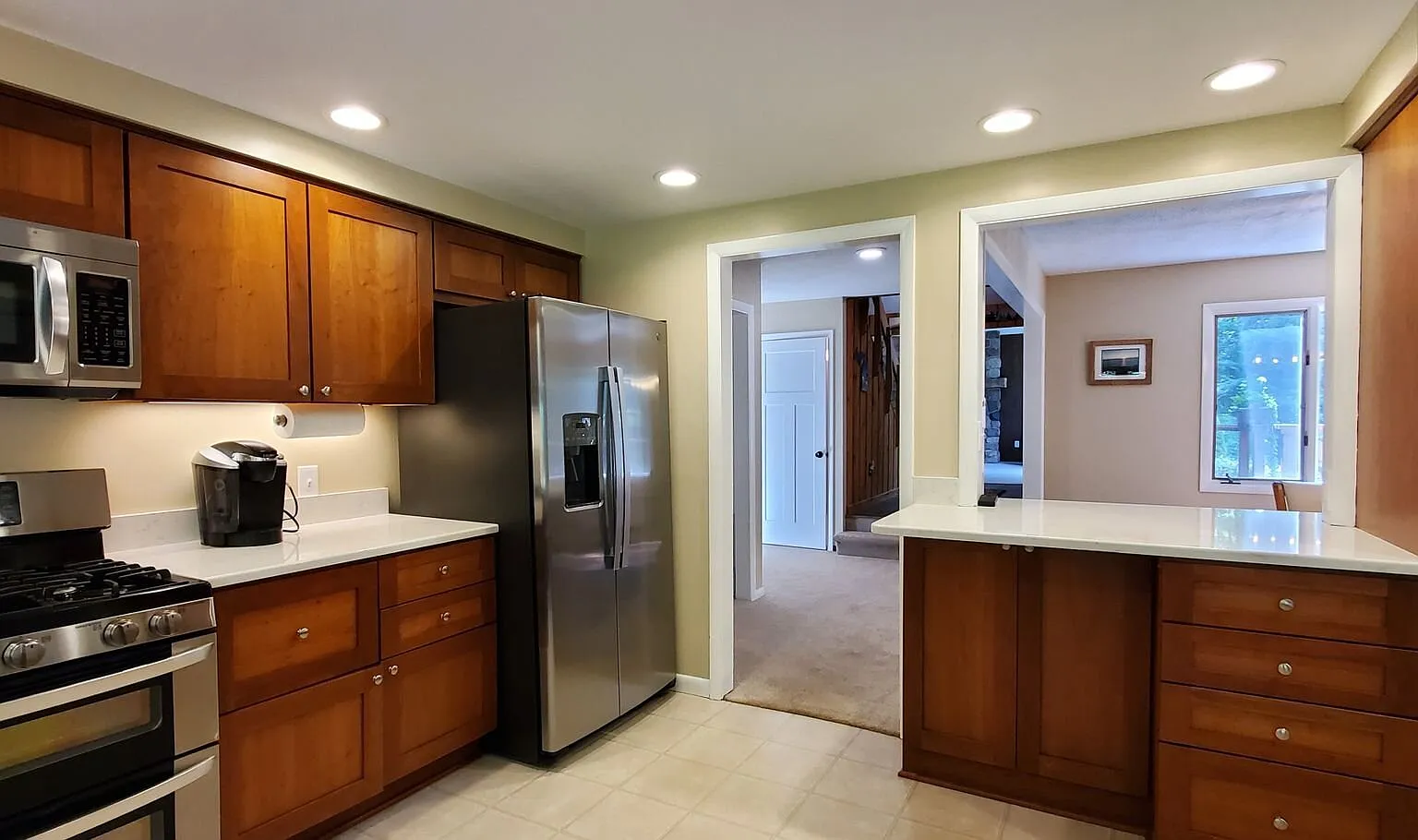 Furnished Off-Season Only 4 Bedrooms in Beulah — Photo 2