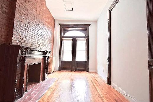 3rd image of 207 W 121st St #1F